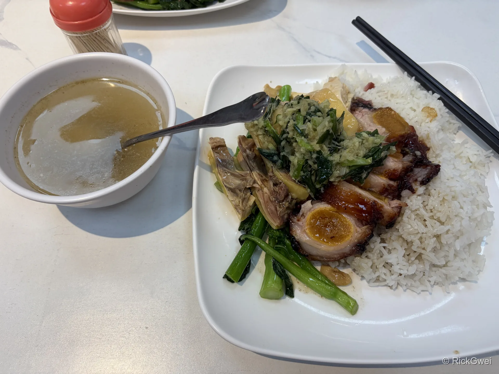 烧腊饭与例汤